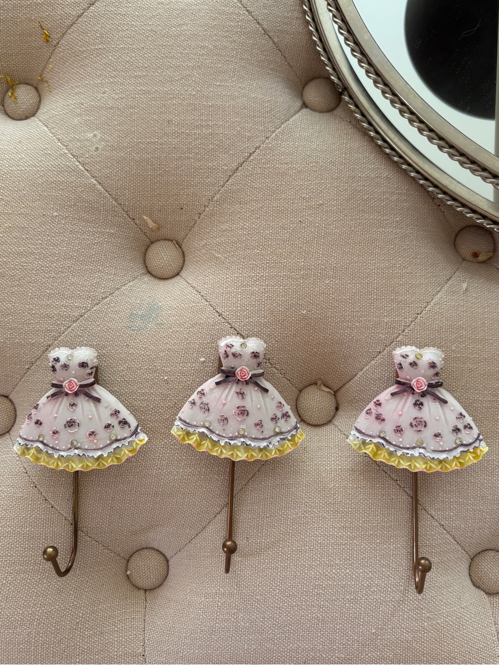 🤍NWT🤍Pink Dress Decorative Wall Hooks - Set of 3🤍